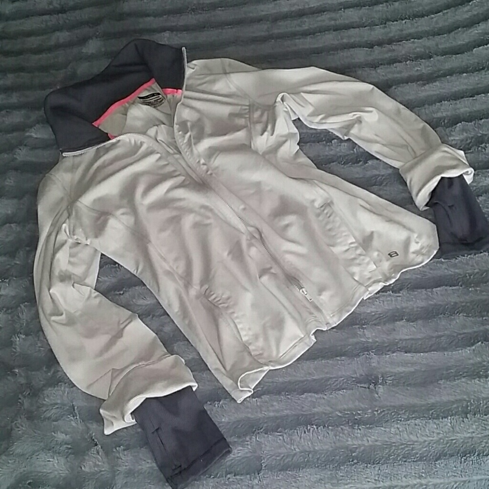 LAYER 8 PERFORMANCE running jacket sz. M